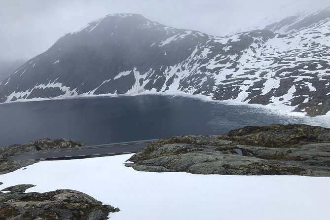 Geiranger Shore Excursion: Mt. Dalsnibba and Eagle Road - What the coach and group size mean