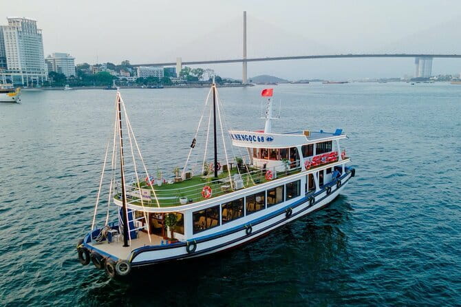 Halong Bay Shore Excursion 6 Hour Private Cruise from Cruise Port - A six-hour slice of Ha Long Bay from the cruise terminal