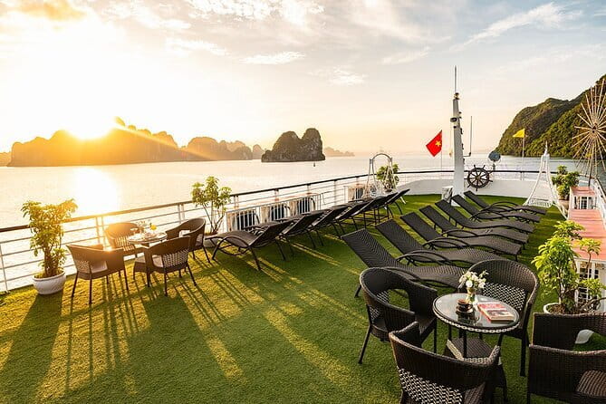 Halong Bay Shore Excursion 6 Hour Private Cruise from Cruise Port - Sung Sot Cave, the grand first stop