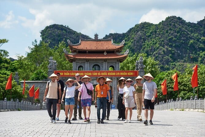 Hanoi City Private Excursion from Halong Cruise Port - Hoan Kiem Lake and Ngoc Son Temple