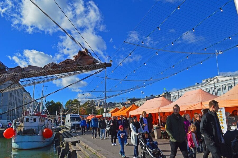 Helsinki Shore Excursion: City Sightseeing and Suomenlinna - Uspenski Cathedral and Senate Square
