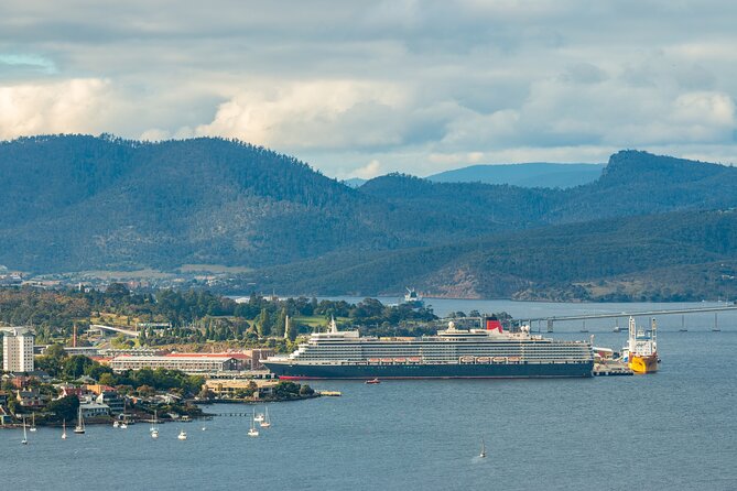 Hobart Shore Excursion: Hobart Attractions Bus - A fast introduction to Hobart from the cruise port