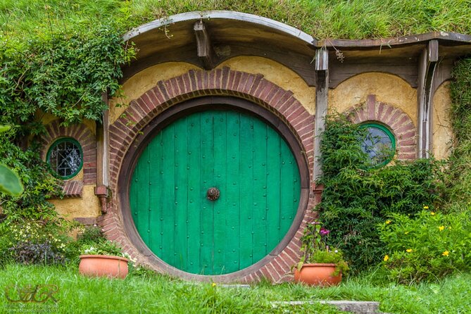 Hobbiton Movie Set Shore Excursion from Tauranga (6 Hours) - What the $198.58 price really buys you