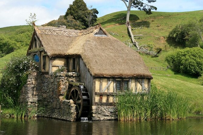 Hobbiton Movie Set Shore Excursion from Tauranga (6 Hours) - Weather, group size, and timing