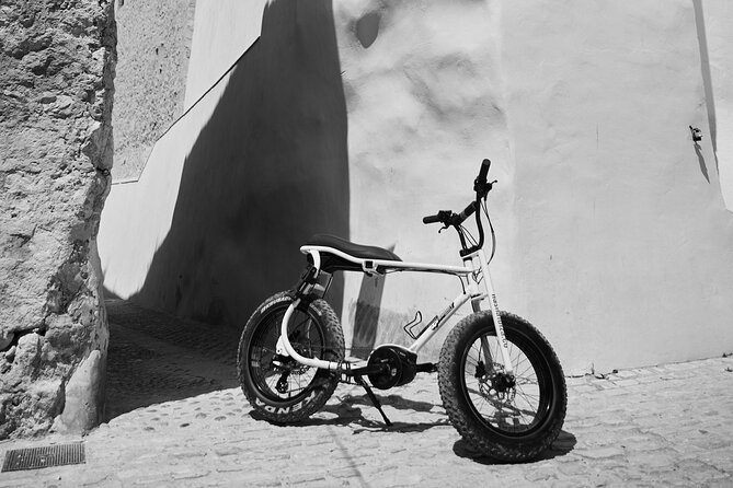 Ibiza cruise terminal E-bike delivery - Rental Adventure - What you receive at the handover