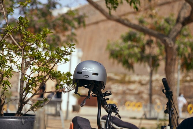 Ibiza cruise terminal E-bike delivery - Rental Adventure - Seeing the old town and cathedral