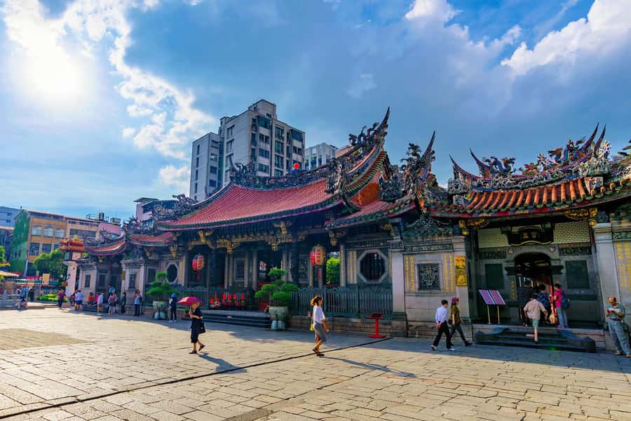 ️ ️ Keelung Shore Excursion 6-Hour Taipei City Tour - Ximending after dark, or Chiang Kai-shek Memorial Hall by day