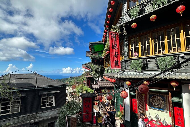 Keelung Shore Excursion: Jiufen & Shifen Sky Lantern Private Tour - What the private guide adds