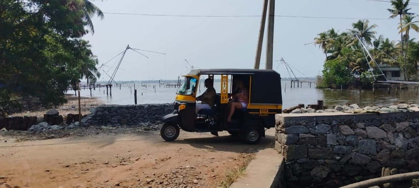 Kochi: Private Tuk-Tuk Tour With Pickup From Cruise Ships - What the tuk-tuk adds to the visit
