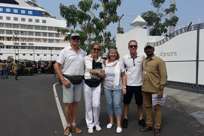 Kochi Tuk-Tuk Sightseeing Tour with Cruise Ship Pickup - Colonial Kochi at the Dutch Cemetery and St. Francis Church