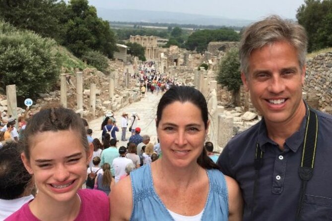 Kusadasi Shore Excursion: Ephesus Tour for Cruisers from Kusadasi Port - Riding in a private Mercedes vehicle