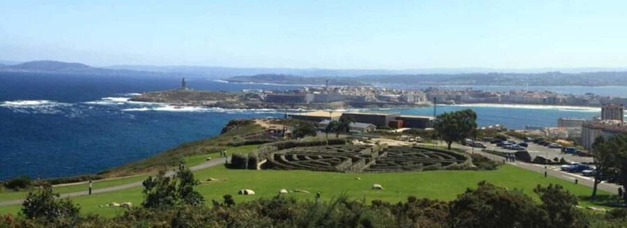 La Coruna: Sightseeing Bus Tour for Cruisers - The octopus sculpture and a quick coastal pause