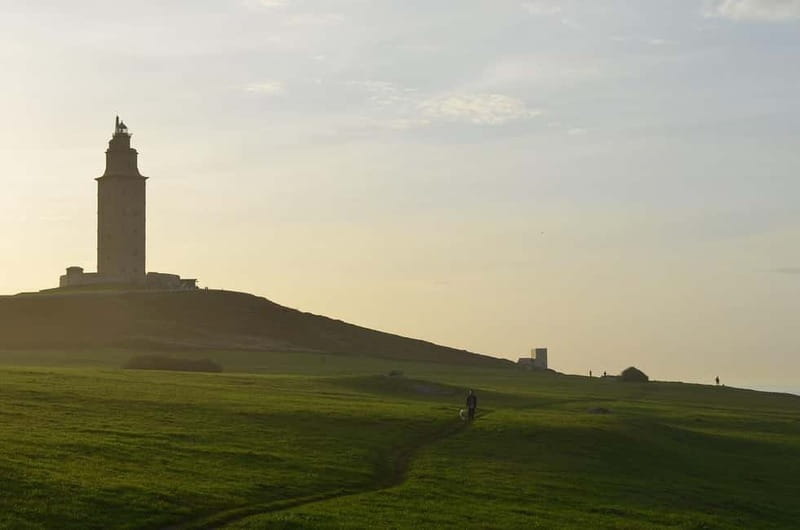 La Coruña: Tour for Cruise Passengers from the Port of La Coruña - Standing Beside the Tower of Hercules