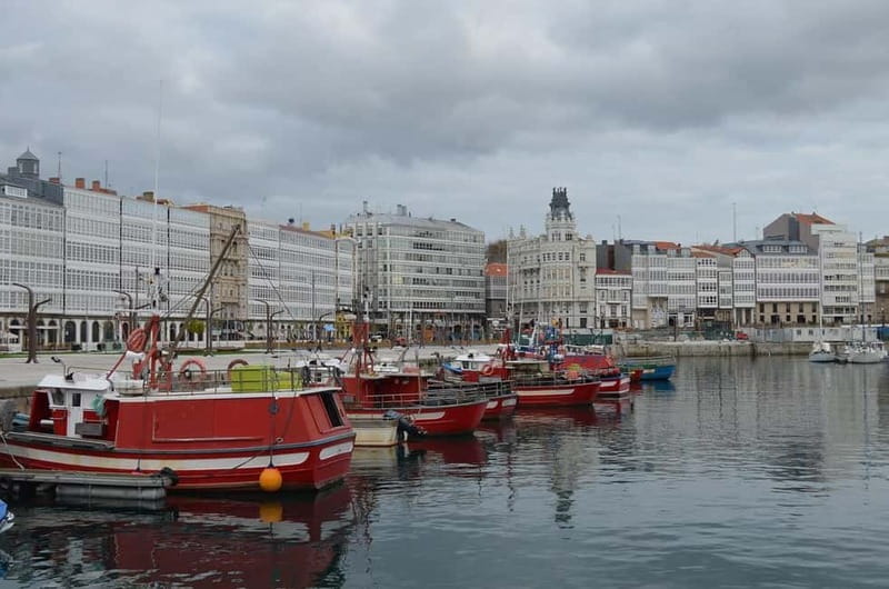 La Coruña: Tour for Cruise Passengers from the Port of La Coruña - The Paseo Marítimo, Marina, and Glass Galleries