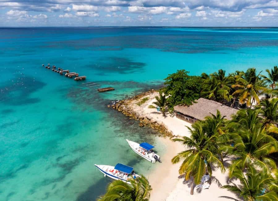 La Romana: Saona Island for Norwegian Sky Cruise Passengers - The natural pool and giant starfish