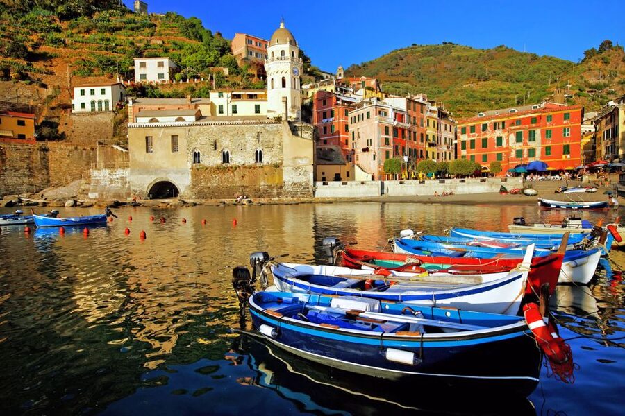 La Spezia: Cinque Terre Private Trip for Cruise Passengers - Vernazza offers a compact harbor and old church