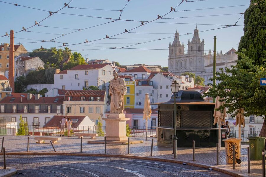Lisbon: Early Morning TukTuk Tour - hotel/cruise ship pickup - Chiado, Bica, and Bairro Alto