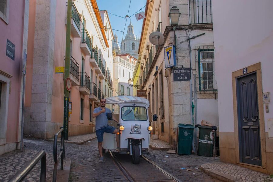 Lisbon: Early Morning TukTuk Tour - hotel/cruise ship pickup - The coffee break and Santa Justa Lift
