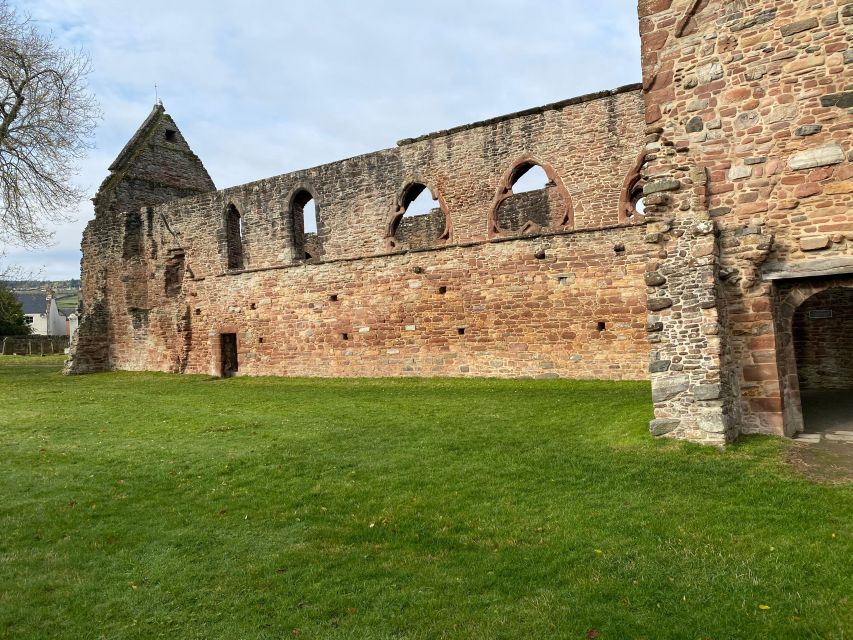 LOCH NESS, INVERNESS, CLAVA CAIRNS & MORE FROM INVERGORDON - Beauly Priory: quiet ruins before the big sights