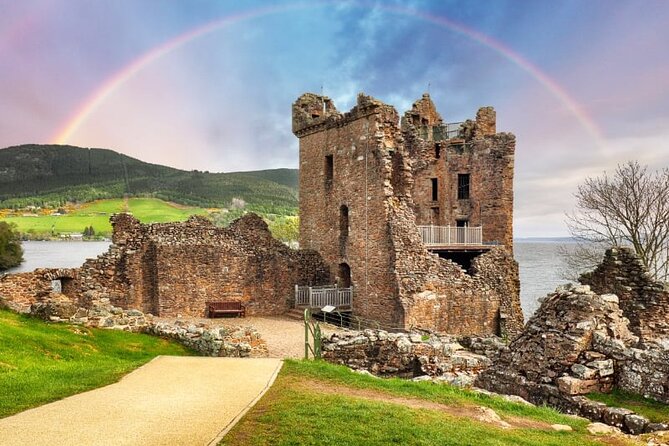 Loch Ness, Urquhart Castle & Culloden Battlefield Shore Excursion - What the private format means for your day