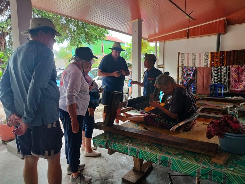 Lombok: Cultural Day Tour & Beach Pickup Cruise Port/Hotel - Sasak homes in Sade or Ende
