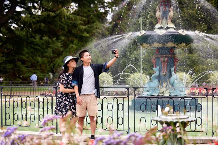 Lyttelton Shore Excursion: Christchurch Highlights & Punting - An Hour in the Christchurch Botanic Gardens