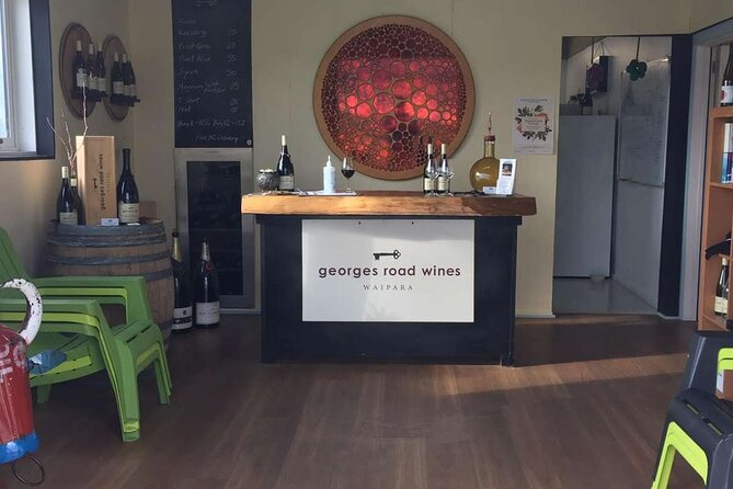 Lyttelton Shore Excursion - Waipara Wine Tour With Lunch - Guides, commentary, and group size