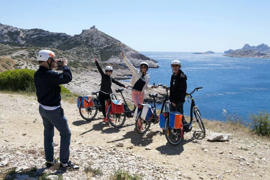 Marseille: Calanques Shore Excursion Electric Bike Day Tour - Guides and the feel of the day