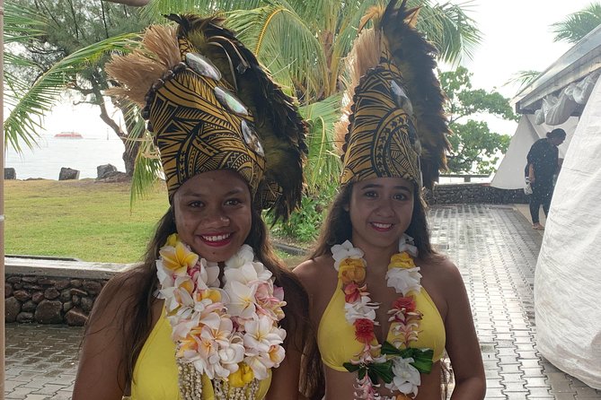 Moorea Cruise Ships: 4x4, Belvedere, Pineapple, & Magic Mountain - Guides make the difference on a small 4WD