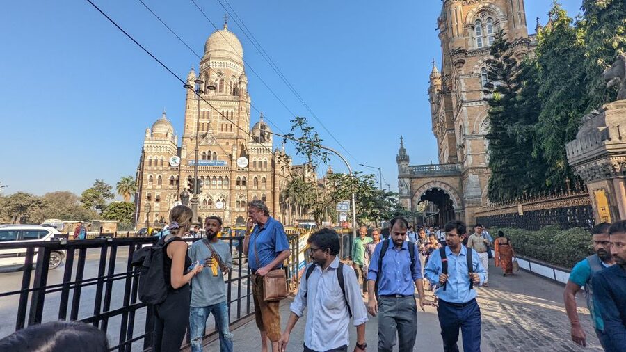 Mumbai Shore Excursions: Small Group Mumbai Sightseeing tour - Meeting your guide after immigration