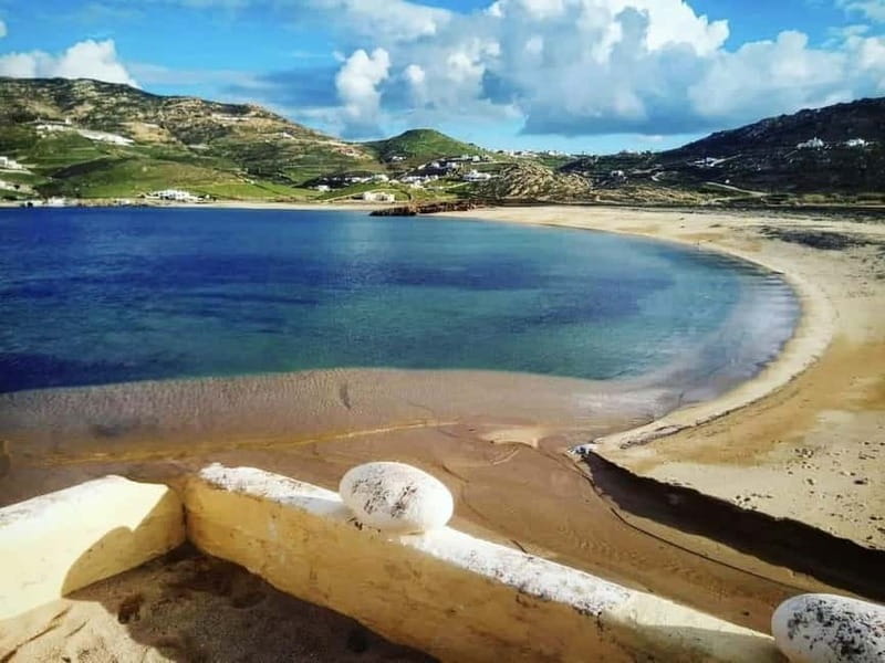 Mykonos Cruise Passenger Exclusive Jeep Tour: Must See in 4h - What the guides add to the experience