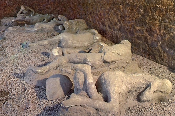 Naples Shore Excursion: Naples City and Pompeii Half Day Sightseeing Tour - Meeting your ride at the cruise port