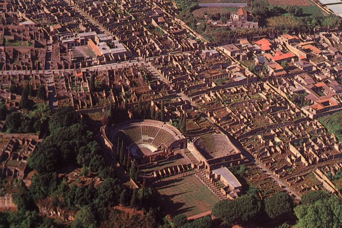 Naples Shore Excursion: Naples City and Pompeii Half Day Sightseeing Tour - Pompeii: two hours among the buried streets