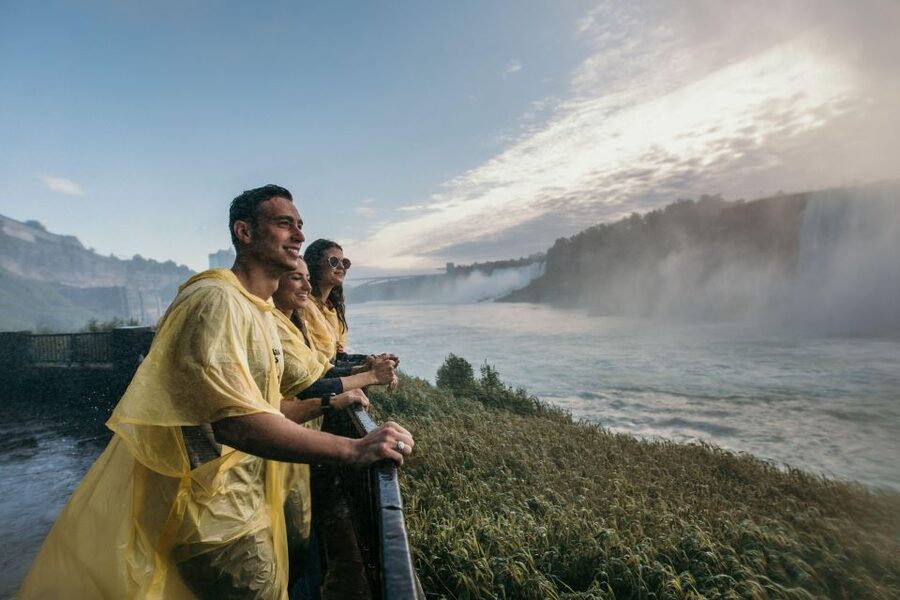 Niagara Falls Scenic Day Tour from Toronto Airport Pickup - Niagara Falls: three hours to choose your own pace