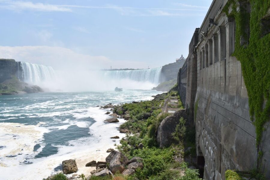 Niagara Falls Scenic Day Tour from Toronto Airport Pickup - Maple Leaf Place and a taste of Canada