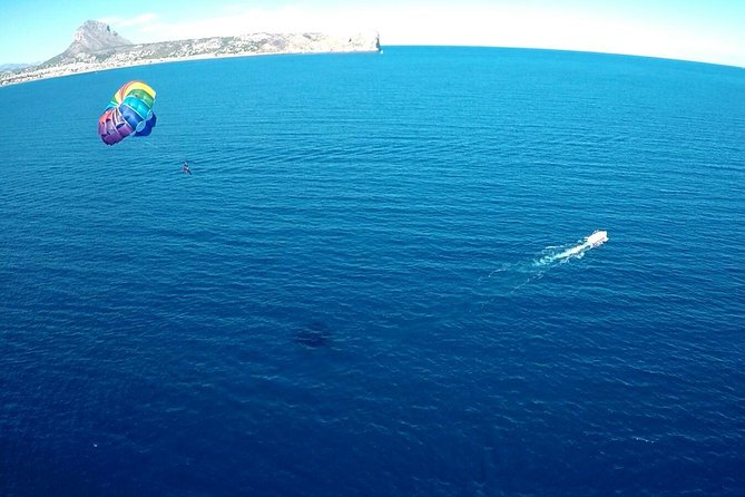 Parasailing desde el puerto de Denia - Who will enjoy this most