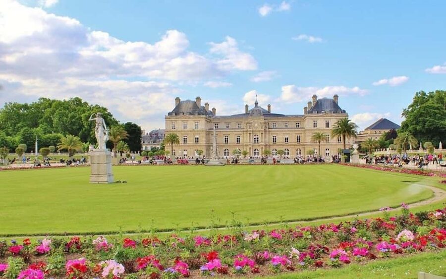 Paris: Private Layover Tour with Airport Pickup & Dropoff - Place Vendôme and the Louvre from the road