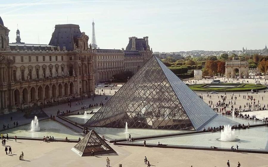 Paris: Private Layover Tour with Airport Pickup & Dropoff - What the private vehicle adds