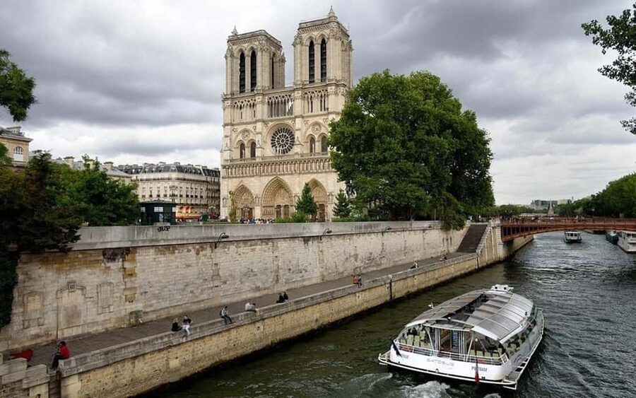 Paris: Private Layover Tour with Airport Pickup & Dropoff - Timing, airport risk, and the right layover