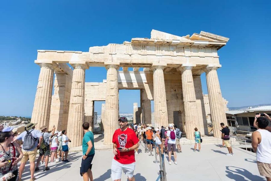 Piraeus Shore Excursion: Acropolis and Museum Classical Tour - The Arch of Hadrian and Athens beyond the port
