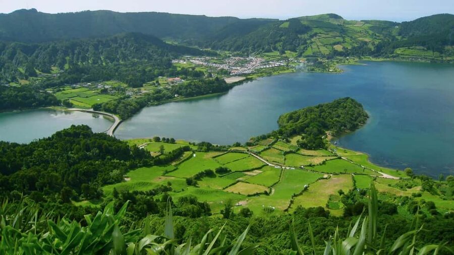 Ponta Delgada: Sete Cidades Volcano Lakes Shore Excursion - Who should book this tour?