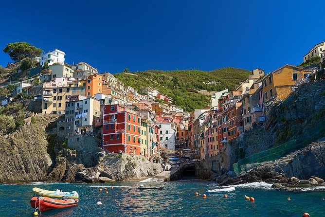 Private 8-hour Tour from Livorno Cruise Port to Cinque Terre - Riomaggiore and the character of the five towns