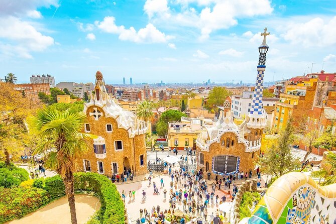 Private Airport Pickup & Scenic Tour of Barcelona - How the Informal Guide Format Works