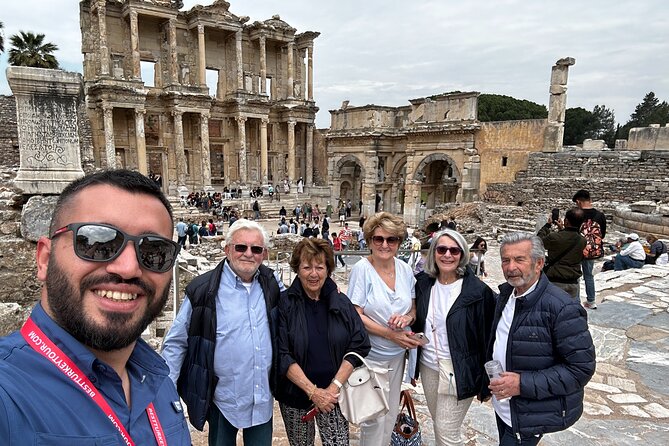 PRIVATE EPHESUS TOUR FOR CRUISERS: On-time Return and Skip-Line - Meeting your guide at Kusadasi Cruise Port