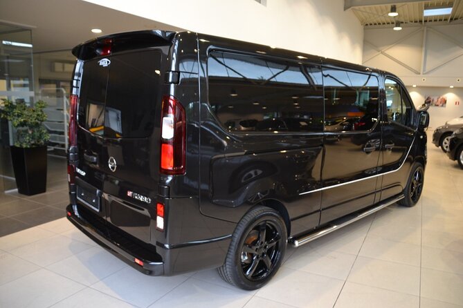 Private Luxury Transportation Between Rome and Civitavecchia Port - What the vehicle and luggage policy mean