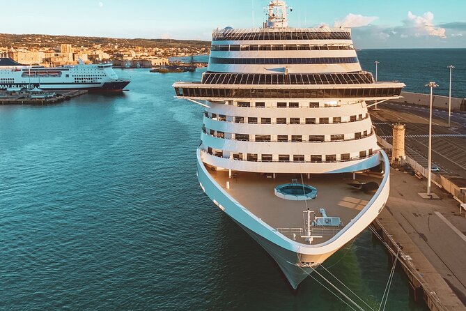 Private Luxury Transportation Between Rome and Civitavecchia Port - Civitavecchia dock pickup after disembarkation