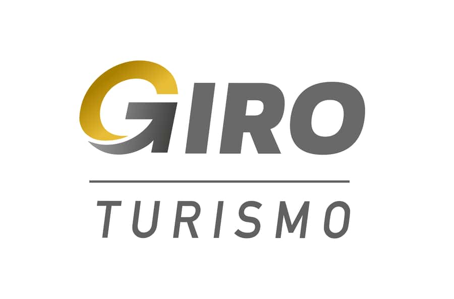 Private - Punta del Este City Tour for Cruisers - Starting with the Mano de la Serena sculpture