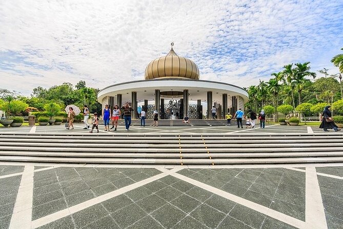 Private Shore Excursion from Klang Port to KL city tour - The 45-minute ride to Batu Caves