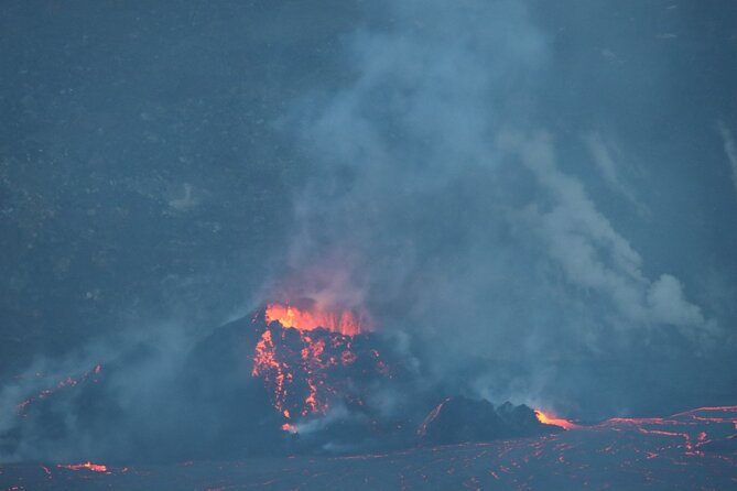 Private Shore Excursion Hilo Volcanoes National Park up to 10 PPL - Halemaʻumaʻu Crater and the changing volcano