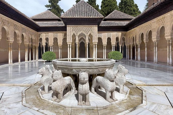 Private shore excursion to the Alhambra Palace from Almeria - Seeing the Christian Additions